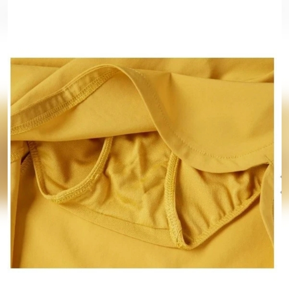 DSG Mid Rise Stride Run Shorts Yellow Size Women's Small NWT - Picture 5 of 6